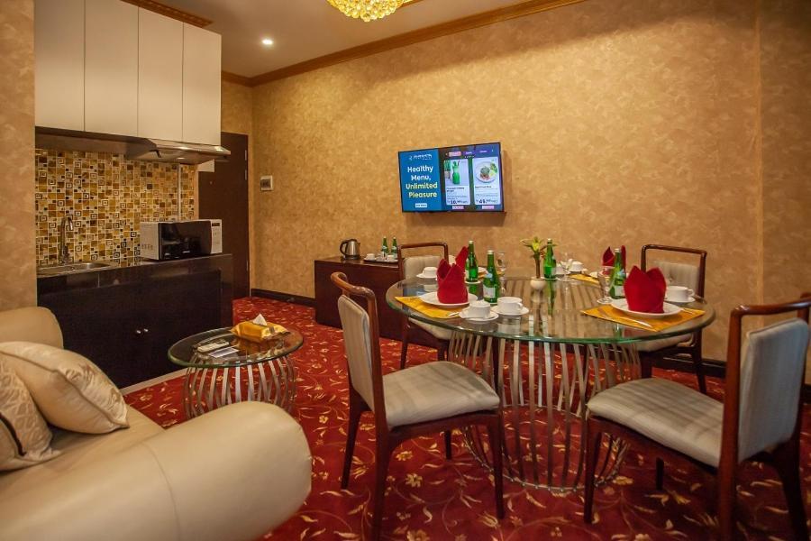 Hotel Grand Q Gorontalo Exterior foto